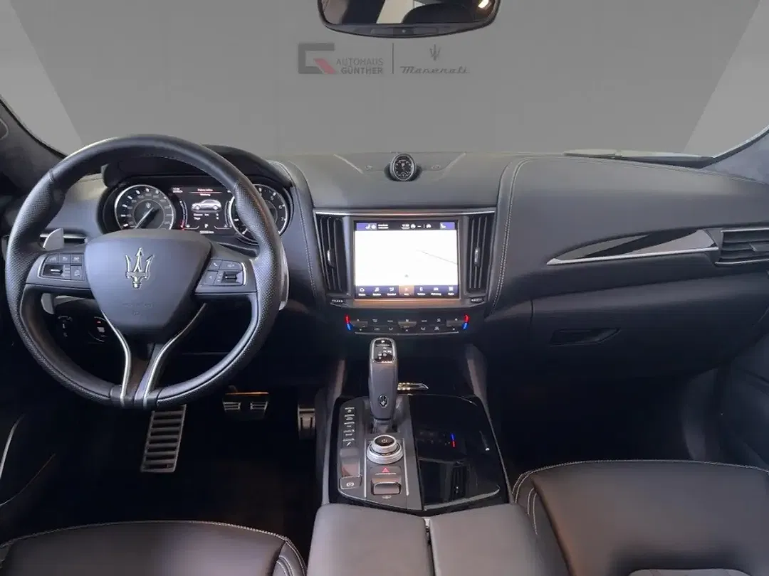 Maserati Levante GranLusso - Thumbnail 6