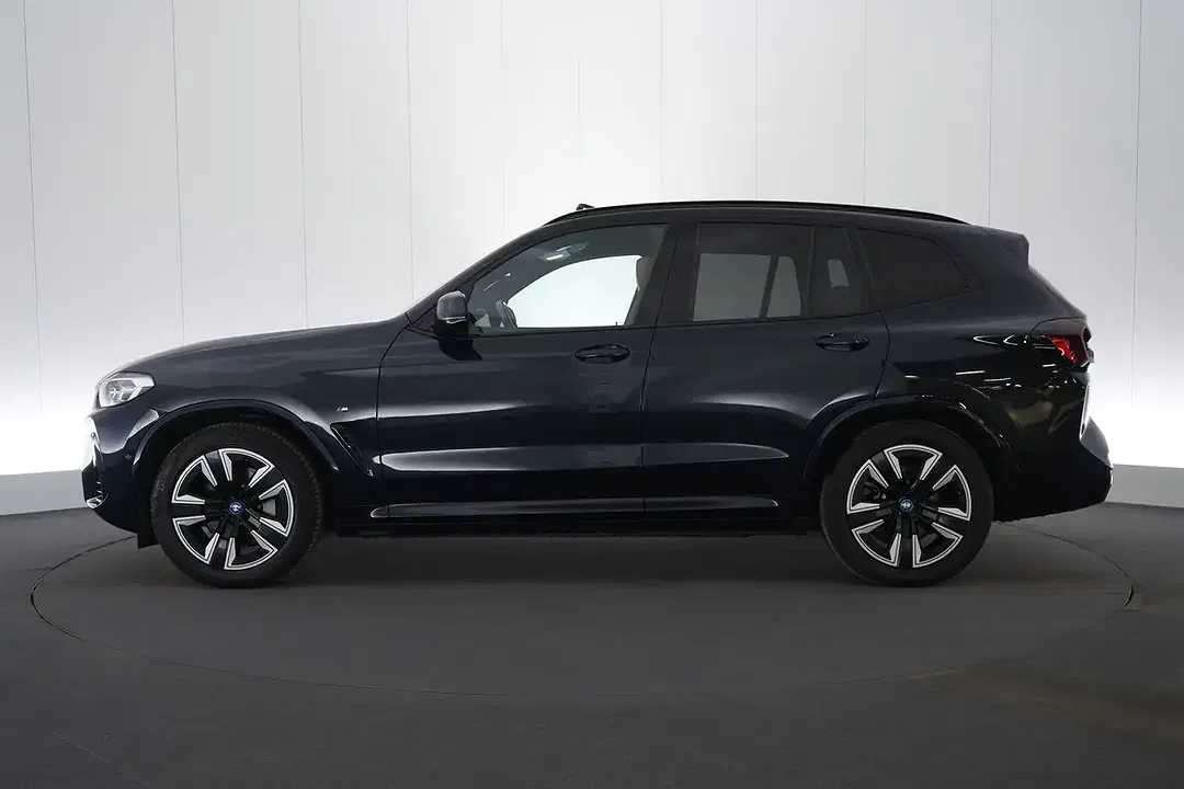 BMW iX3 - foto 2