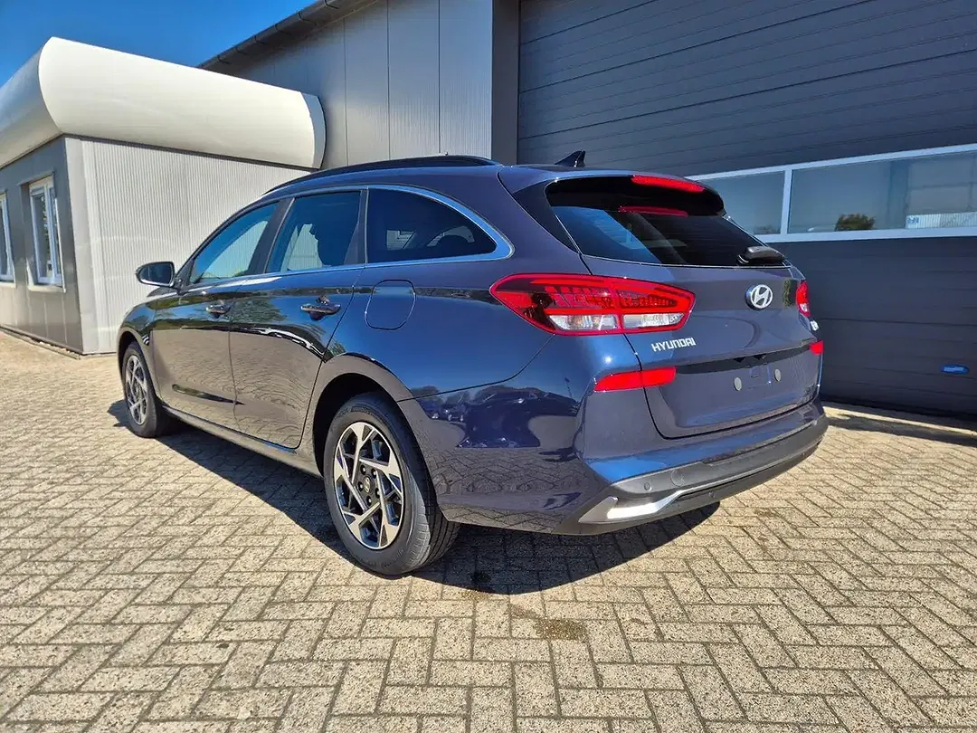 Hyundai i30 1.6 T-GDI AUT cw Trend - Thumbnail 3