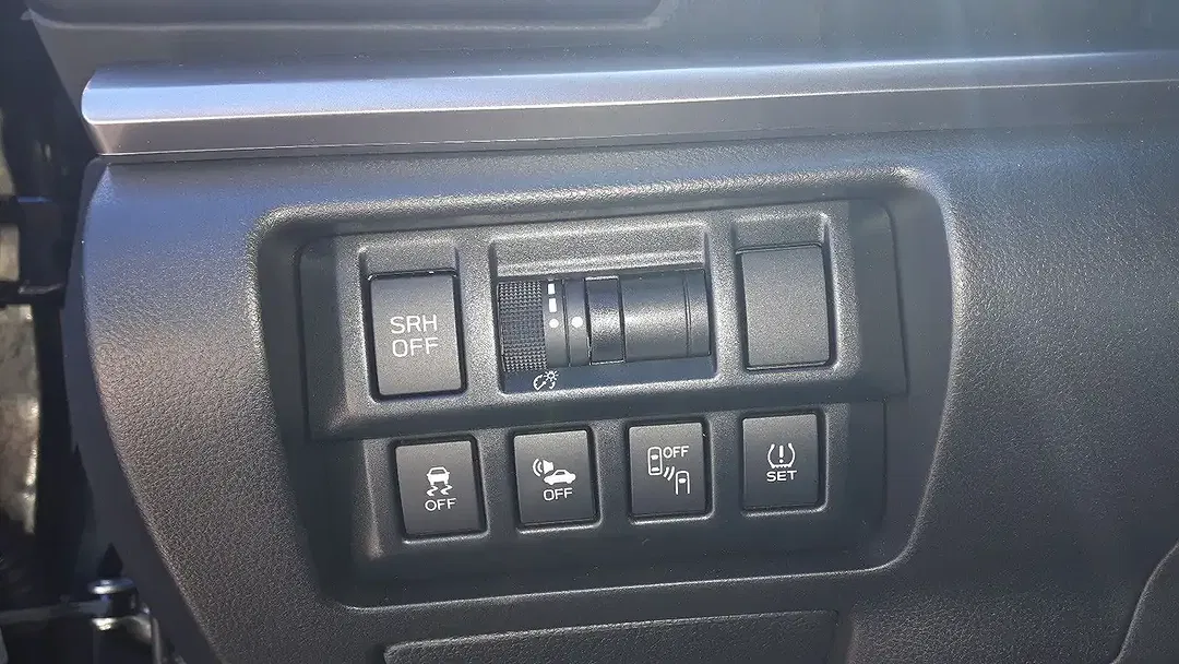 Subaru XV 2.0 e-Boxer Lineartronic Comfort - Thumbnail 9