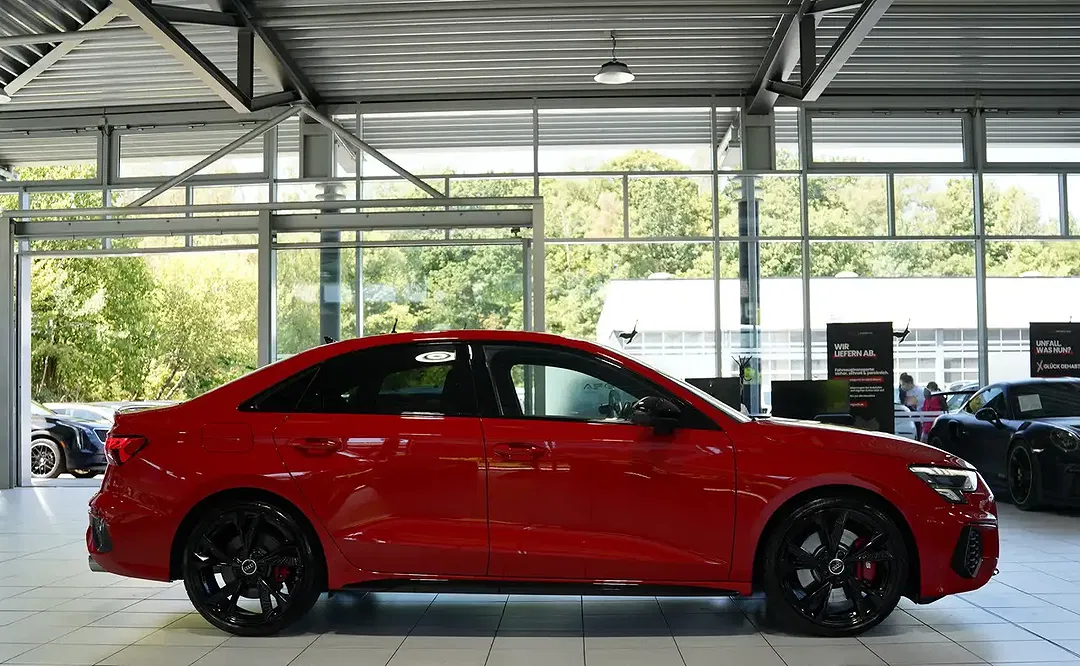 Audi S3 - Thumbnail 6