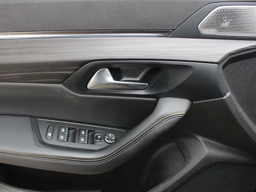 Peugeot 508 Hybrid4 SW - foto 13