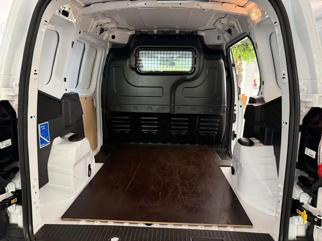 Ford Transit Courier - Thumbnail 10