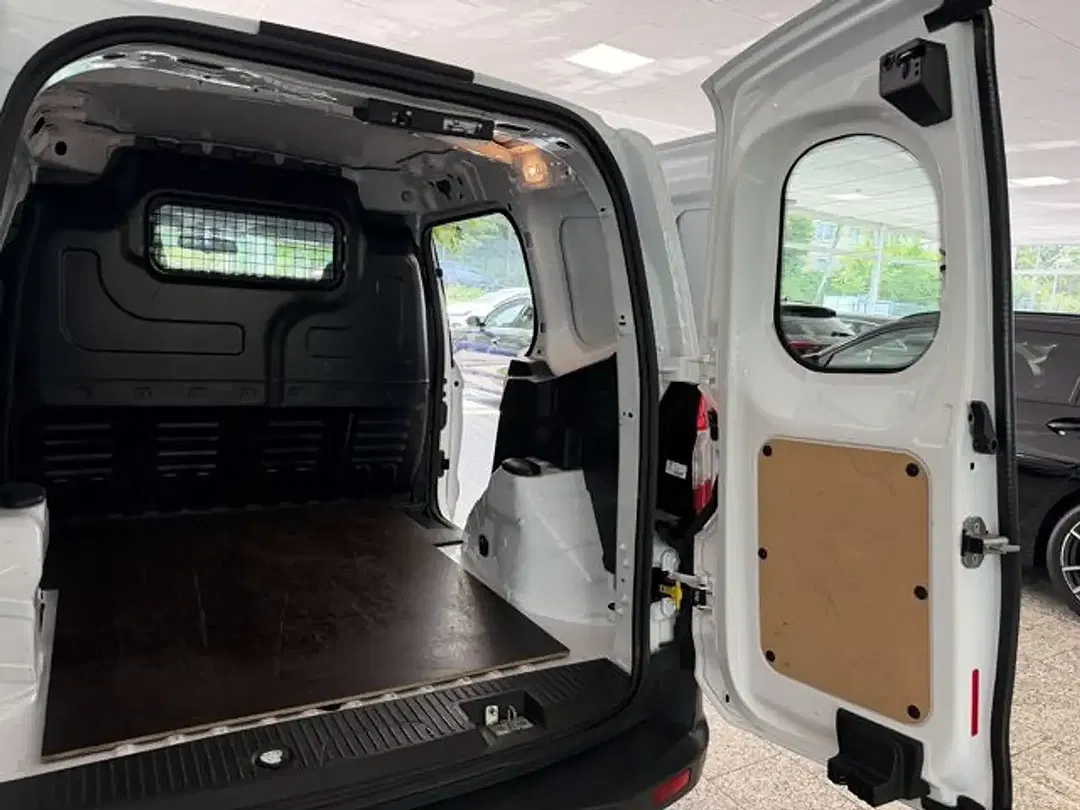 Ford Transit Courier - Thumbnail 12