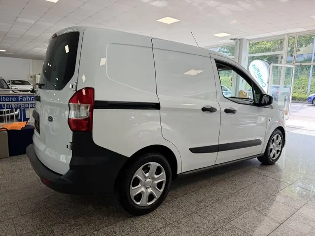 Ford Transit Courier - Thumbnail 4