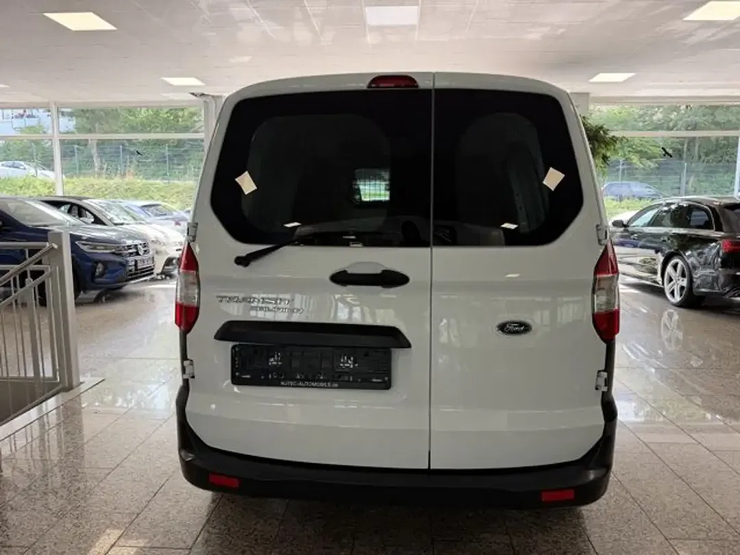 Ford Transit Courier - Thumbnail 5