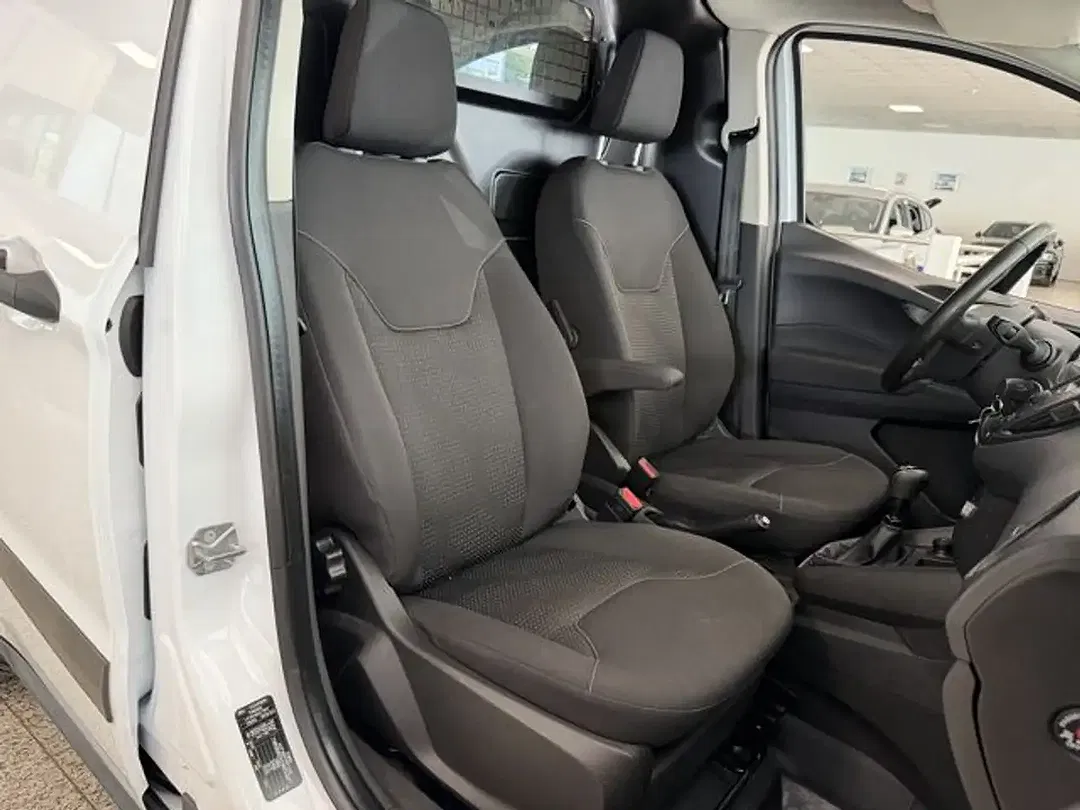 Ford Transit Courier - Thumbnail 7
