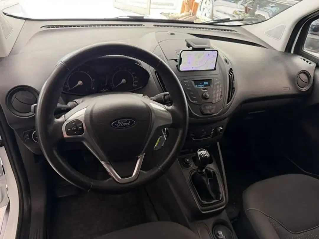 Ford Transit Courier - Thumbnail 9