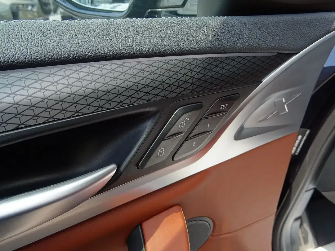 BMW X4 M - Thumbnail 13