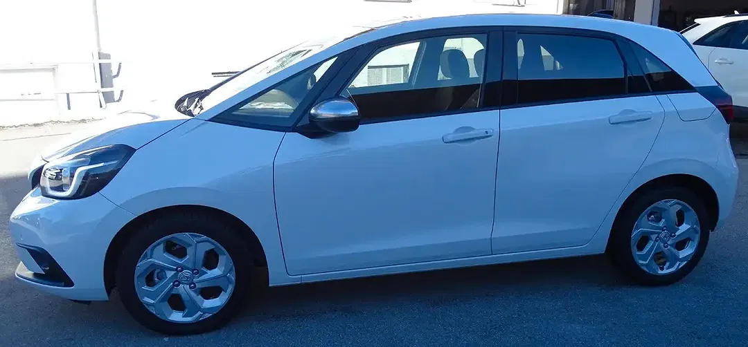 Honda Jazz 1.5 i-MMD Hybrid Executive - Thumbnail 3