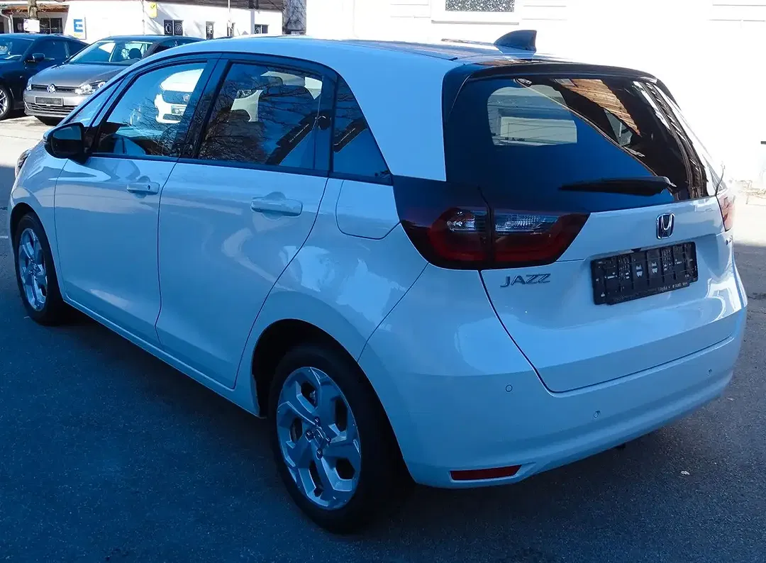 Honda Jazz 1.5 i-MMD Hybrid Executive - Thumbnail 4