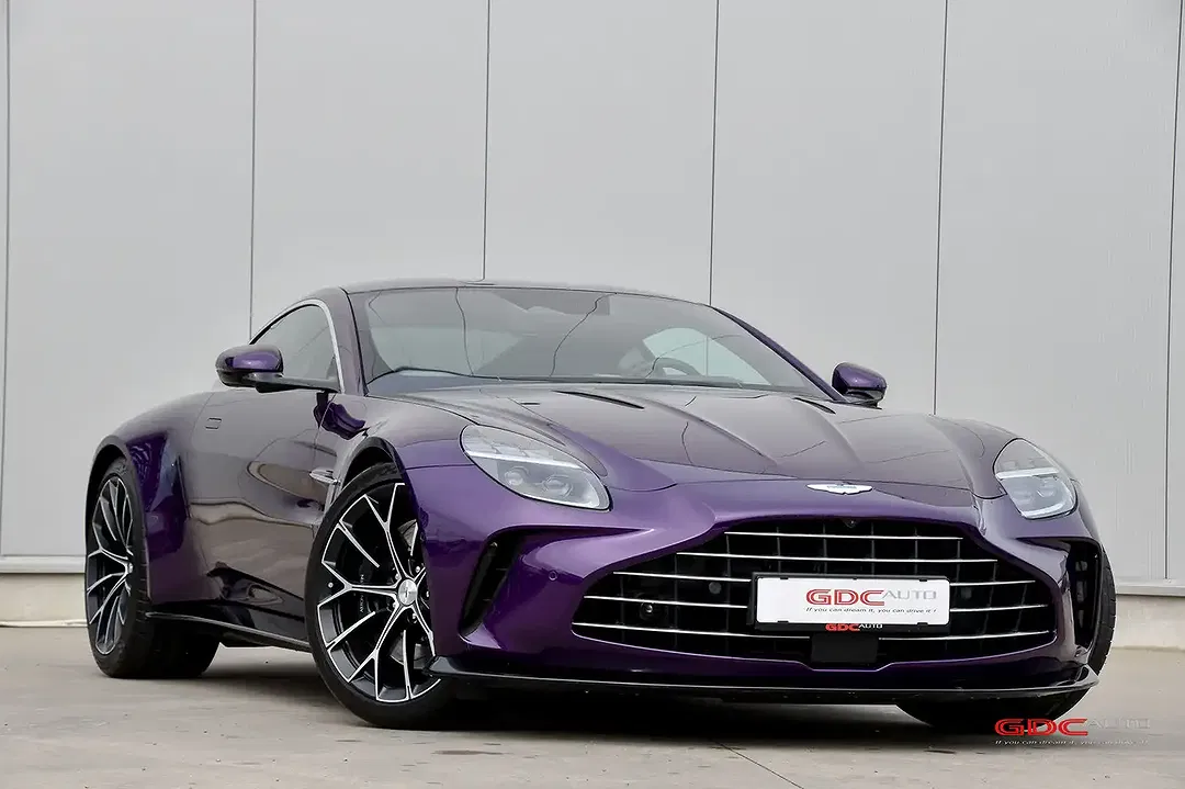Aston Martin Vantage Coupe - foto 1