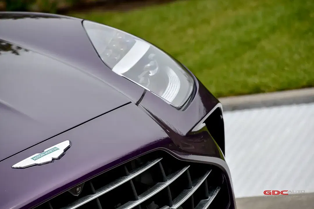 Aston Martin Vantage Coupe - Thumbnail 14
