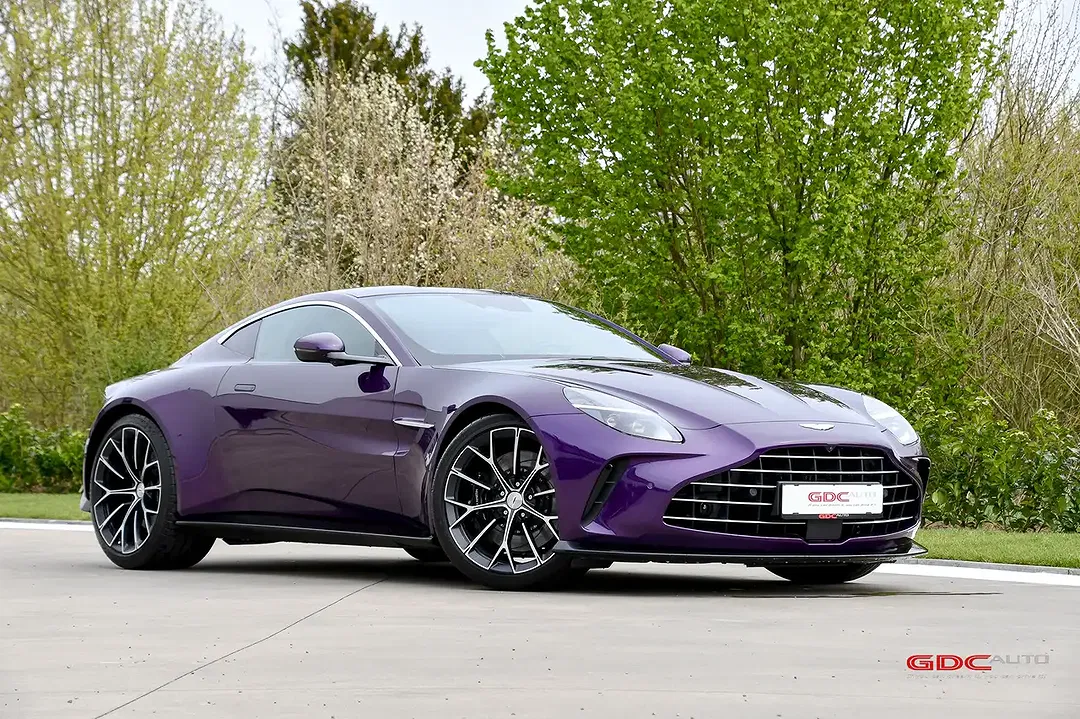 Aston Martin Vantage Coupe - Thumbnail 3