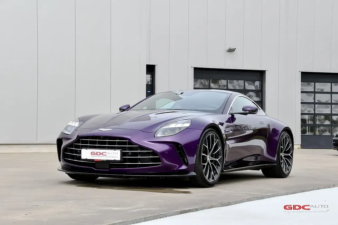 Aston Martin Vantage Coupe - Thumbnail 7