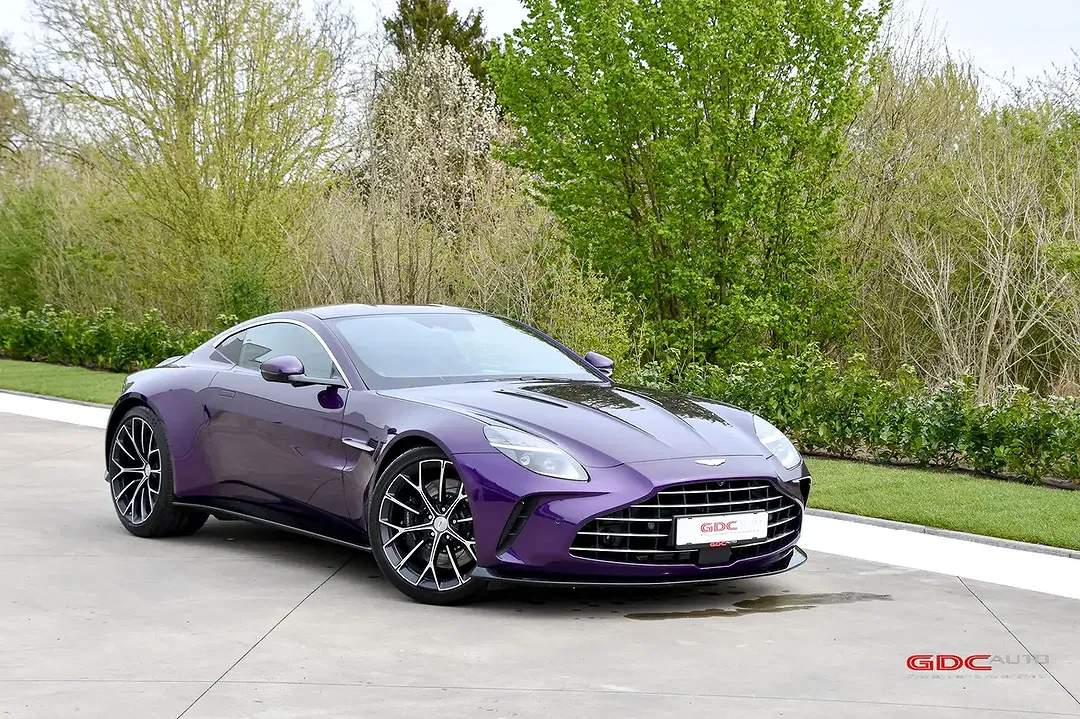 Aston Martin Vantage Coupe - Thumbnail 8