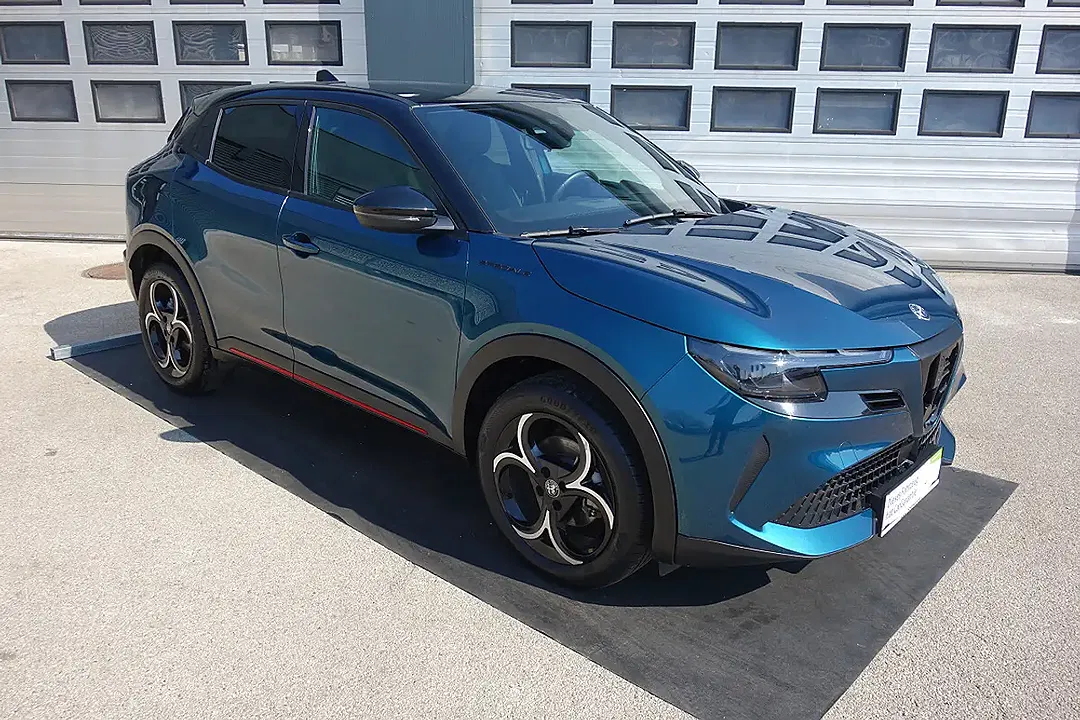 Alfa Romeo Junior 1.2 Ibrida MHEV Speciale - foto 1