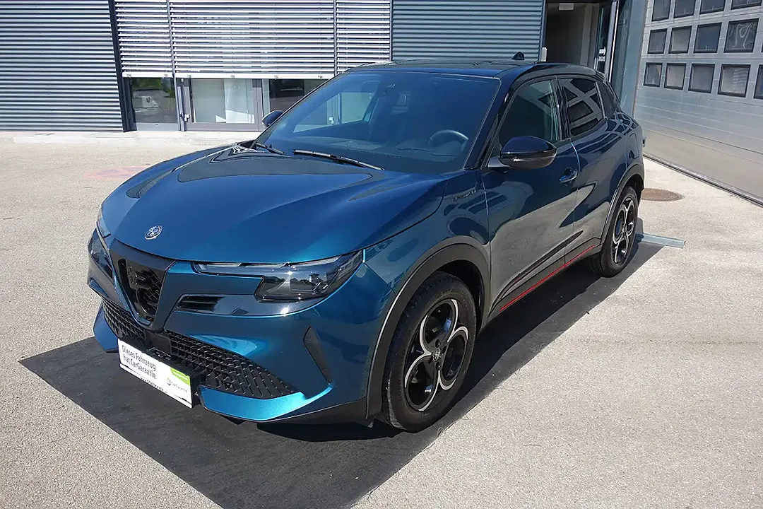 Alfa Romeo Junior 1.2 Ibrida MHEV Speciale - Thumbnail 3
