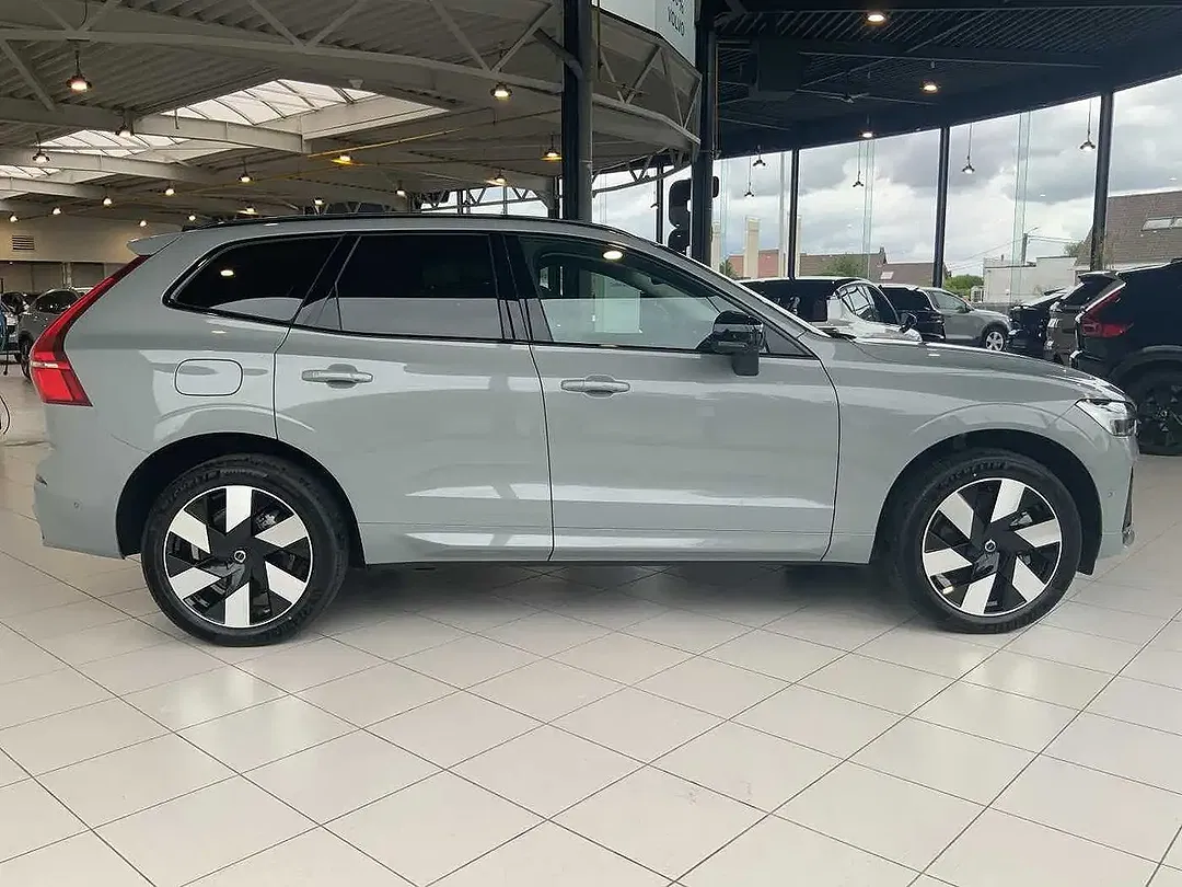Volvo XC60 T8 PHEV Hybrid AWD Plus - Thumbnail 7