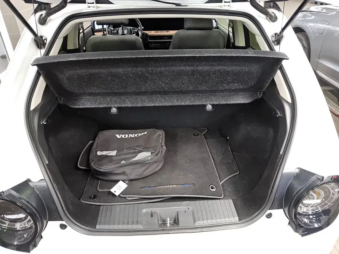 Honda E - Thumbnail 11