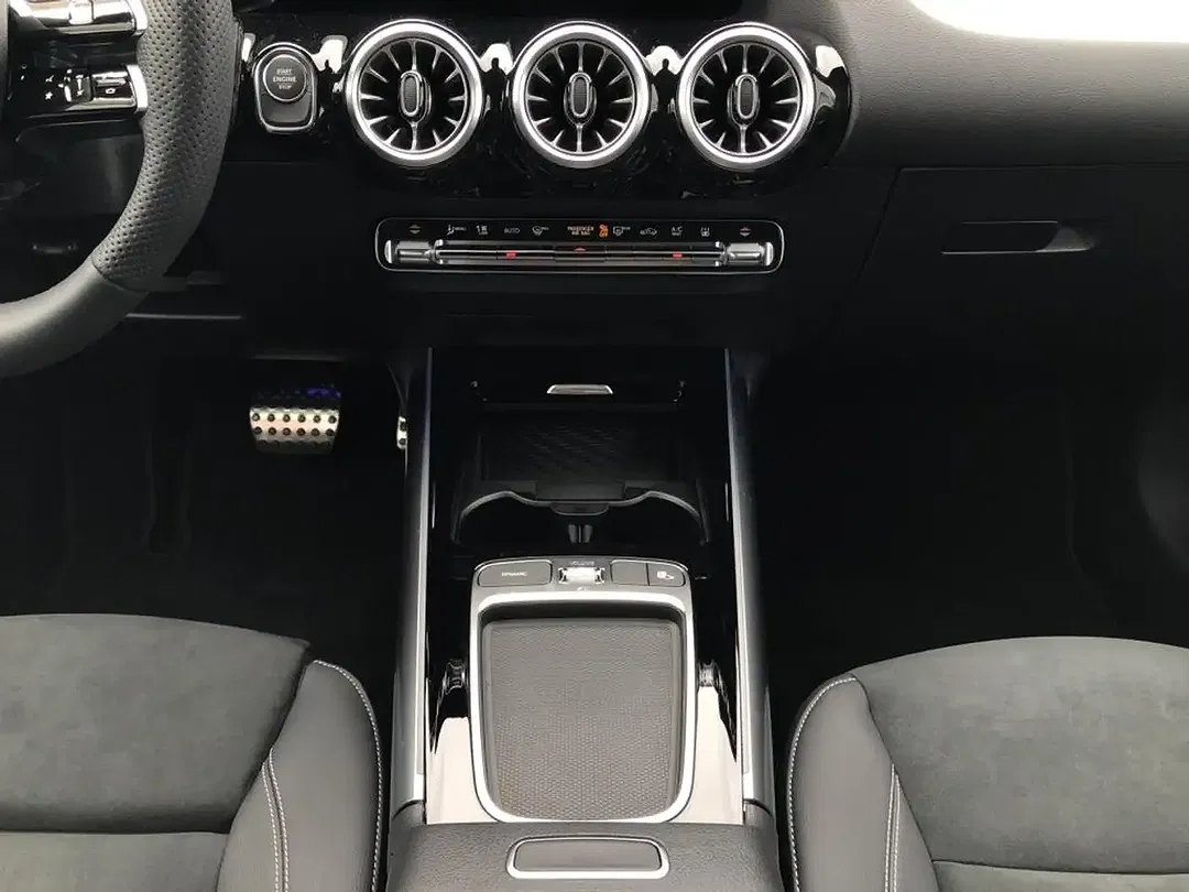 Mercedes-Benz GLA 250 AMG MBUX Night - Thumbnail 13