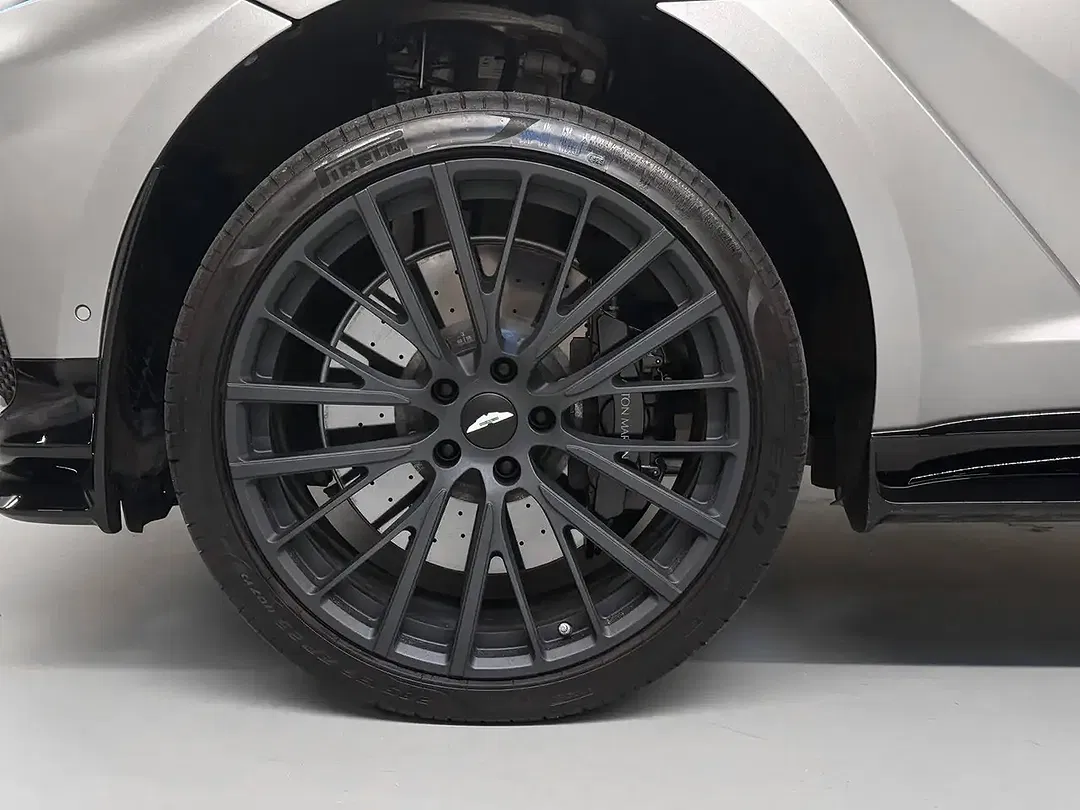 Aston Martin DBX 707 - Thumbnail 10