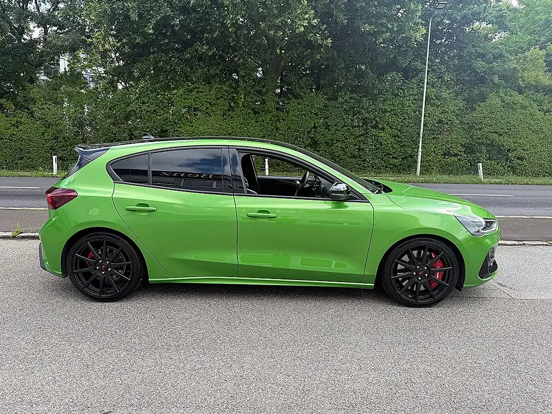 Ford Focus 2.3 EcoBoost ST-Line - Thumbnail 3