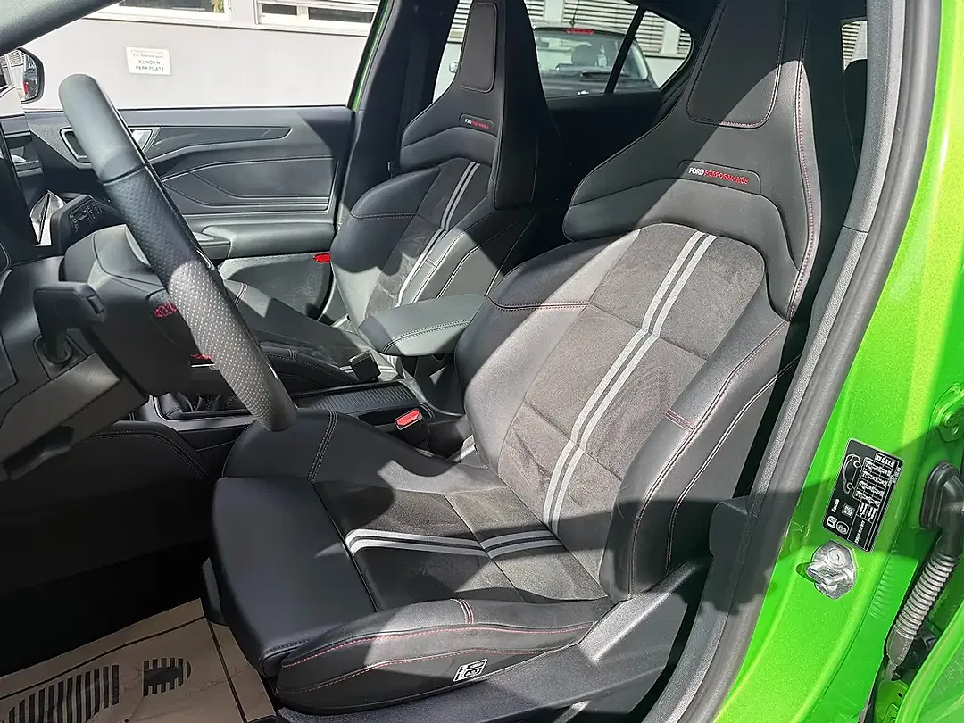 Ford Focus 2.3 EcoBoost ST-Line - Thumbnail 8