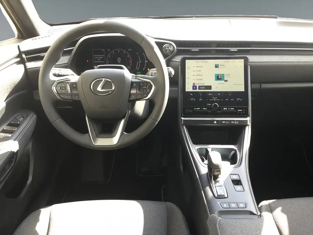 Lexus LBX Comfort - Thumbnail 10