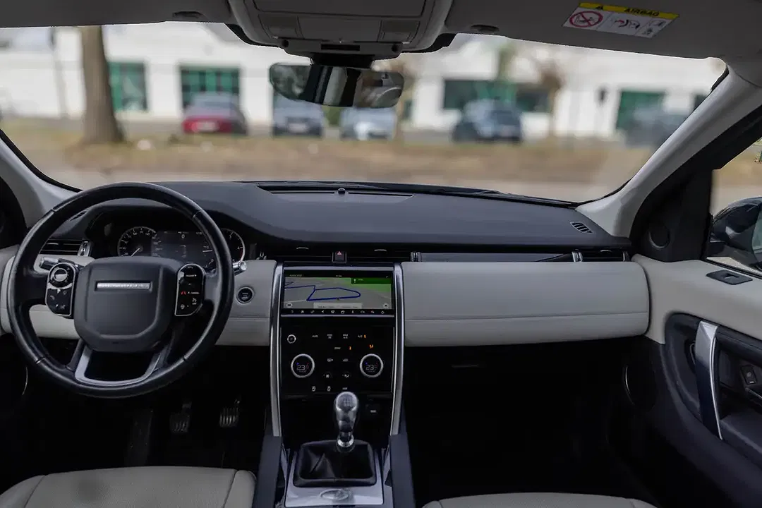 Land Rover Discovery Sport 2.0 Td4 - Thumbnail 12