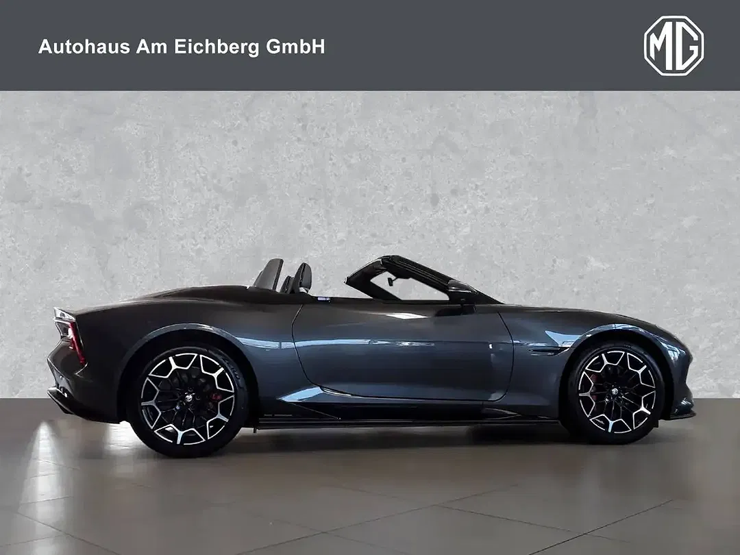 MG Cyberster - Thumbnail 6