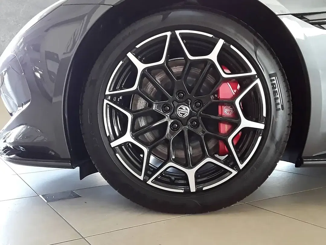 MG Cyberster - Thumbnail 9