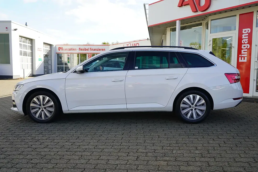 Skoda Superb iV Combi Ambition - foto 2
