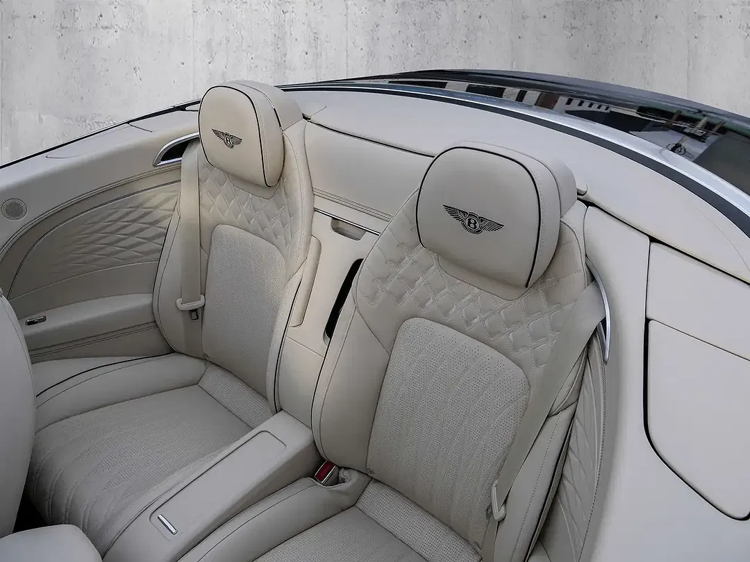 Bentley Continental GTC Azure - Thumbnail 10