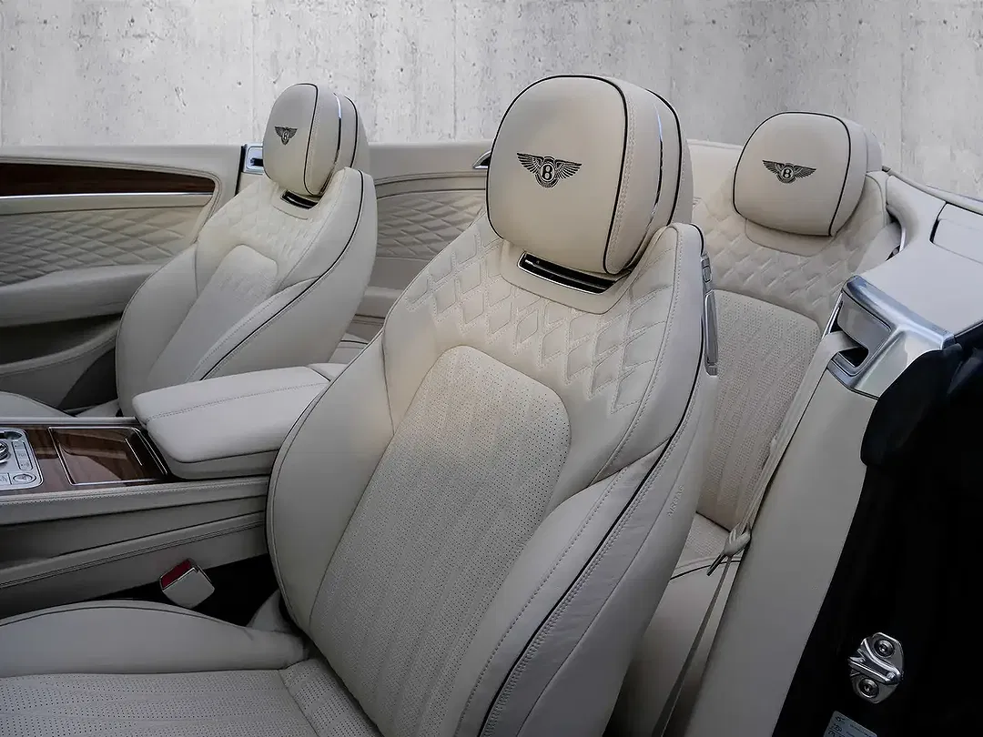 Bentley Continental GTC Azure - Thumbnail 9