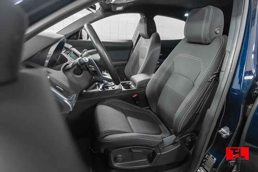 Jaguar E-Pace R-Dynamic S - Thumbnail 6