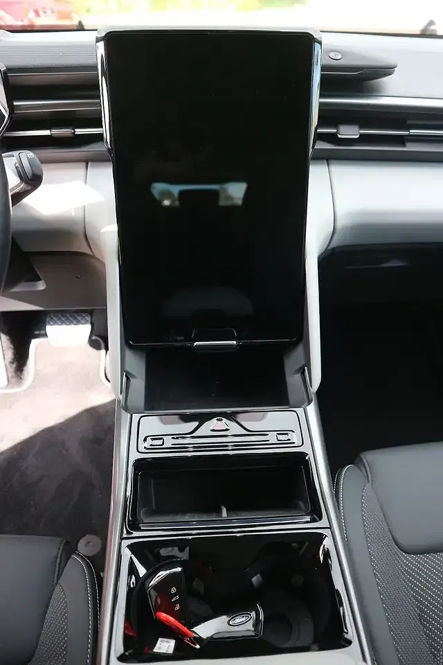 Ford Explorer Extended Range - Thumbnail 10