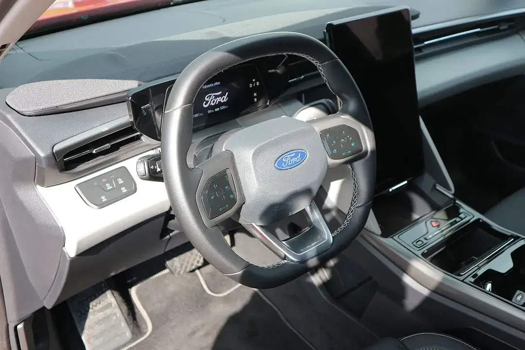 Ford Explorer Extended Range - Thumbnail 12