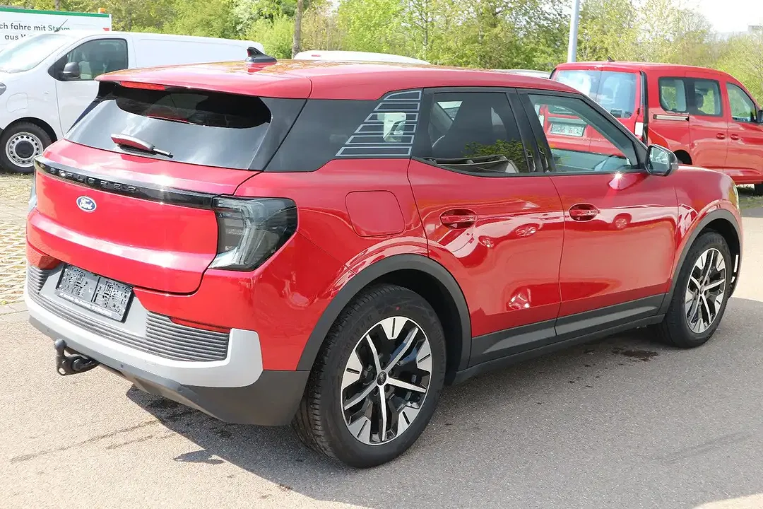 Ford Explorer Extended Range - Thumbnail 3