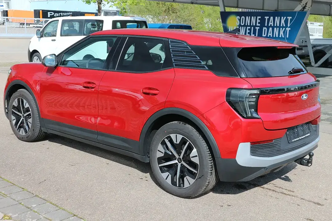 Ford Explorer Extended Range - Thumbnail 4