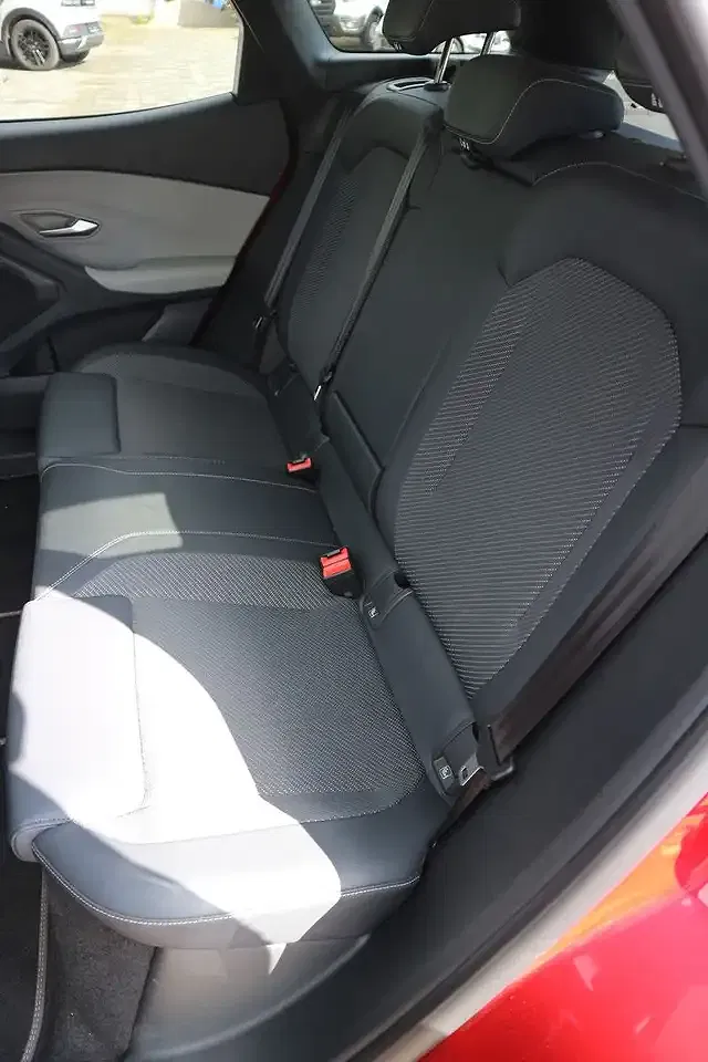 Ford Explorer Extended Range - Thumbnail 7