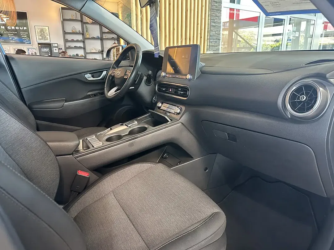 Hyundai KONA Select - Thumbnail 11