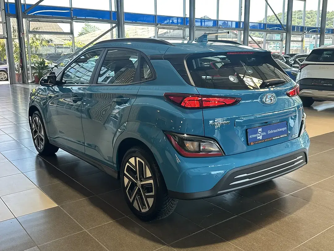 Hyundai KONA Select - Thumbnail 4