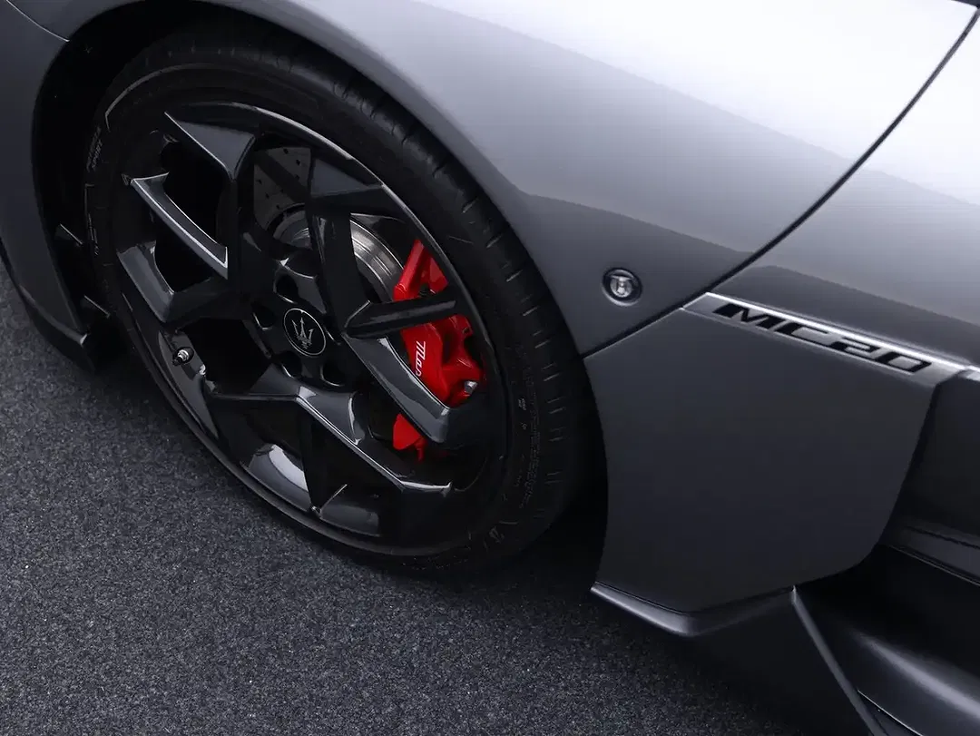 Maserati MC20 - Thumbnail 12