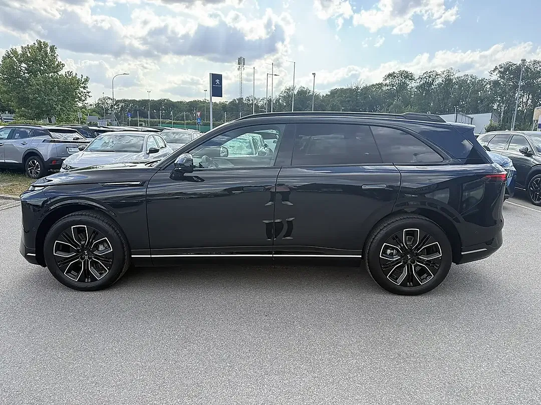 Xpeng G9 RWD Long Range - Thumbnail 3