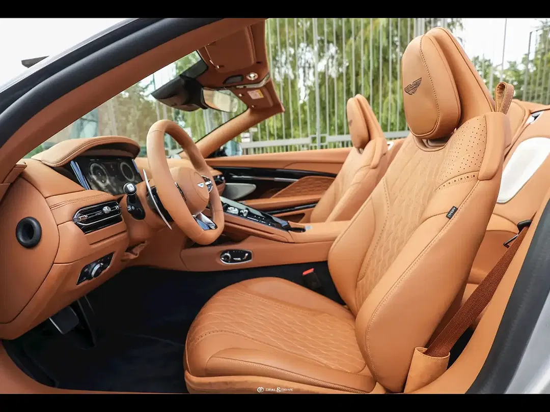 Aston Martin DB12 Volante - Thumbnail 10