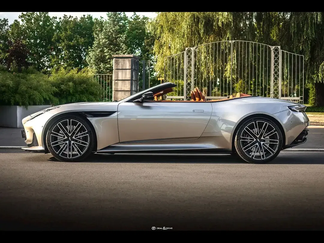 Aston Martin DB12 Volante - foto 2