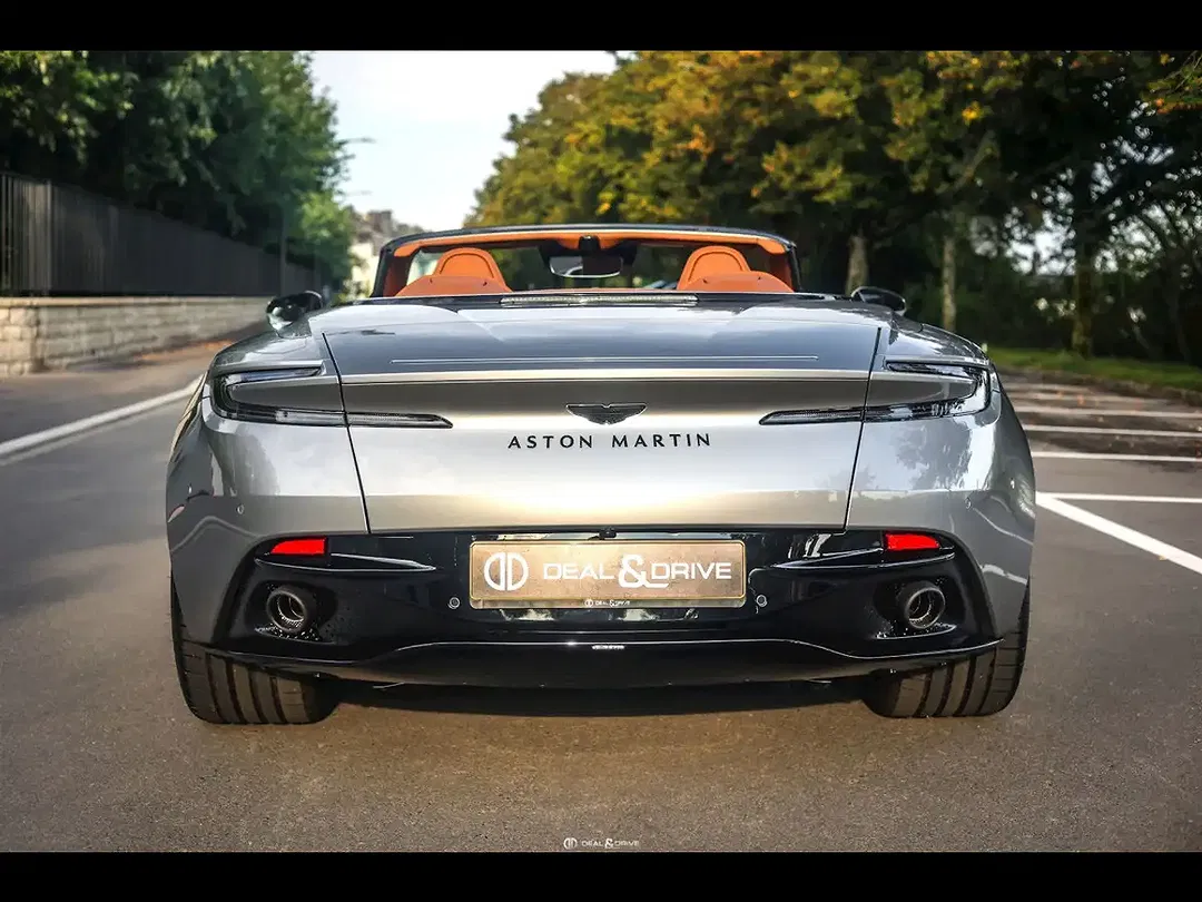 Aston Martin DB12 Volante - Thumbnail 4
