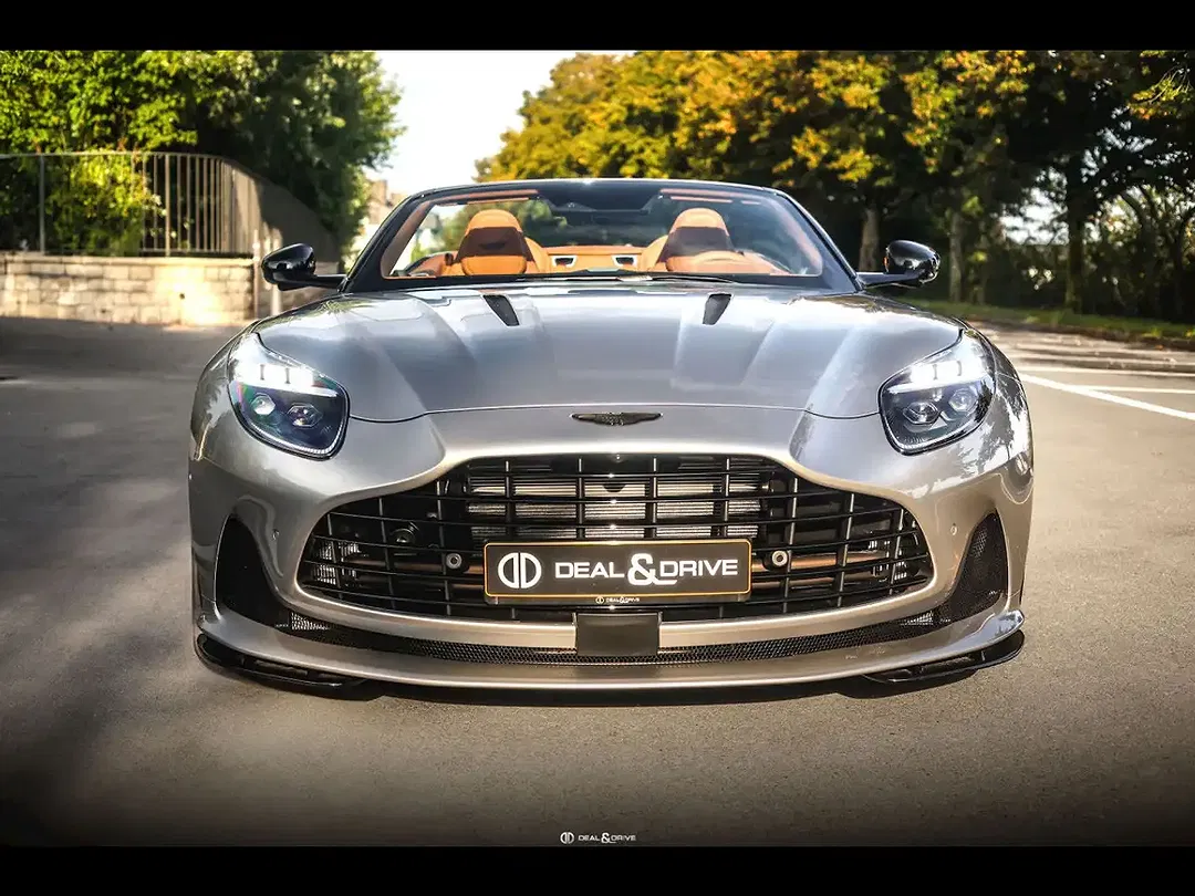 Aston Martin DB12 Volante - Thumbnail 5