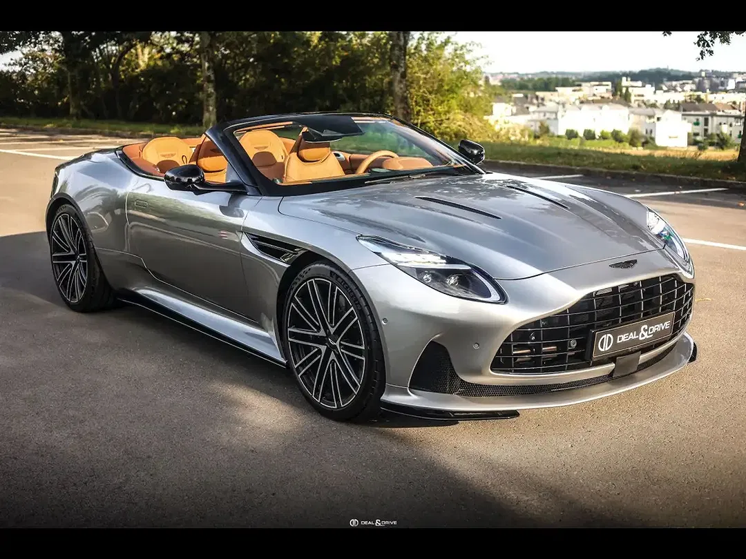 Aston Martin DB12 Volante - Thumbnail 6